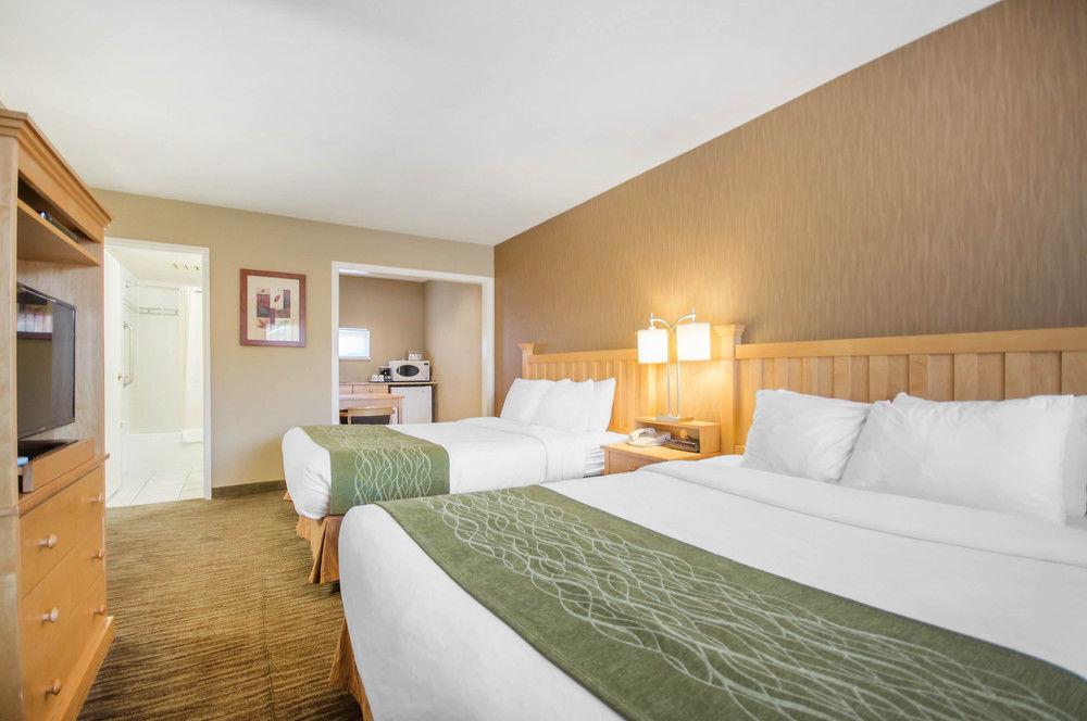 Econo Lodge Inn & Suites North Vancouver Bagian luar foto