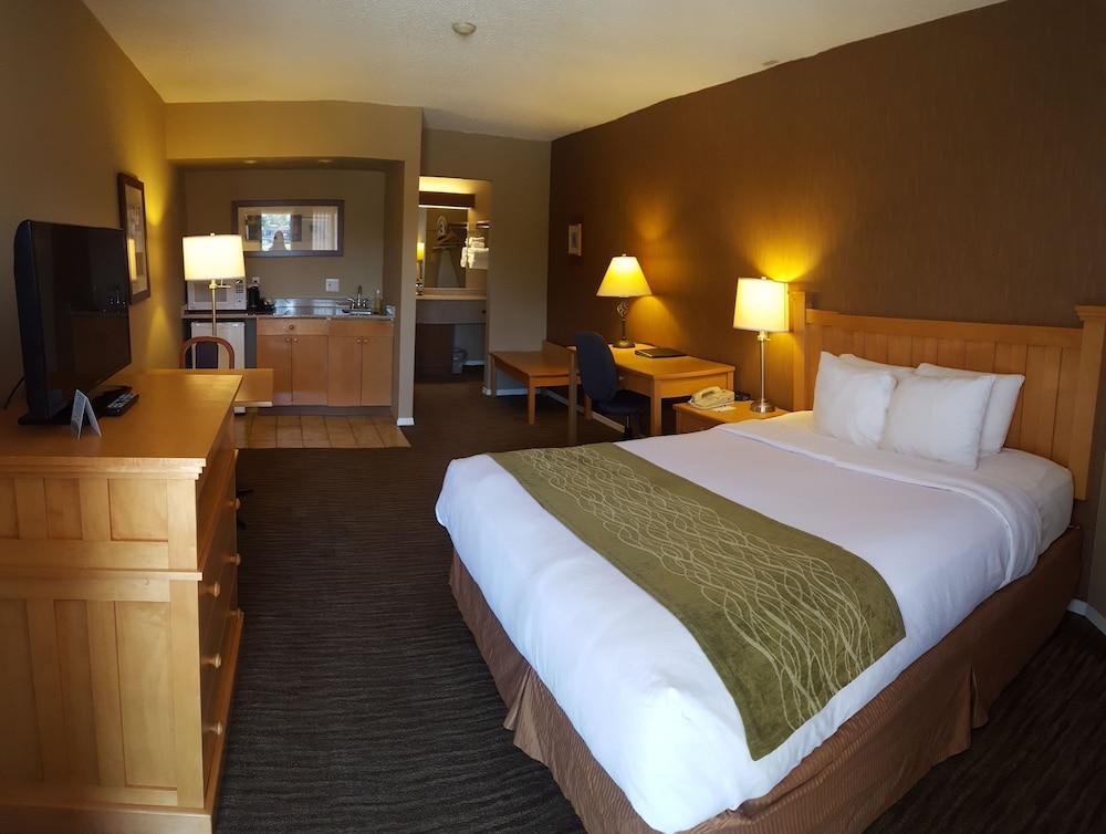 Econo Lodge Inn & Suites North Vancouver Bagian luar foto