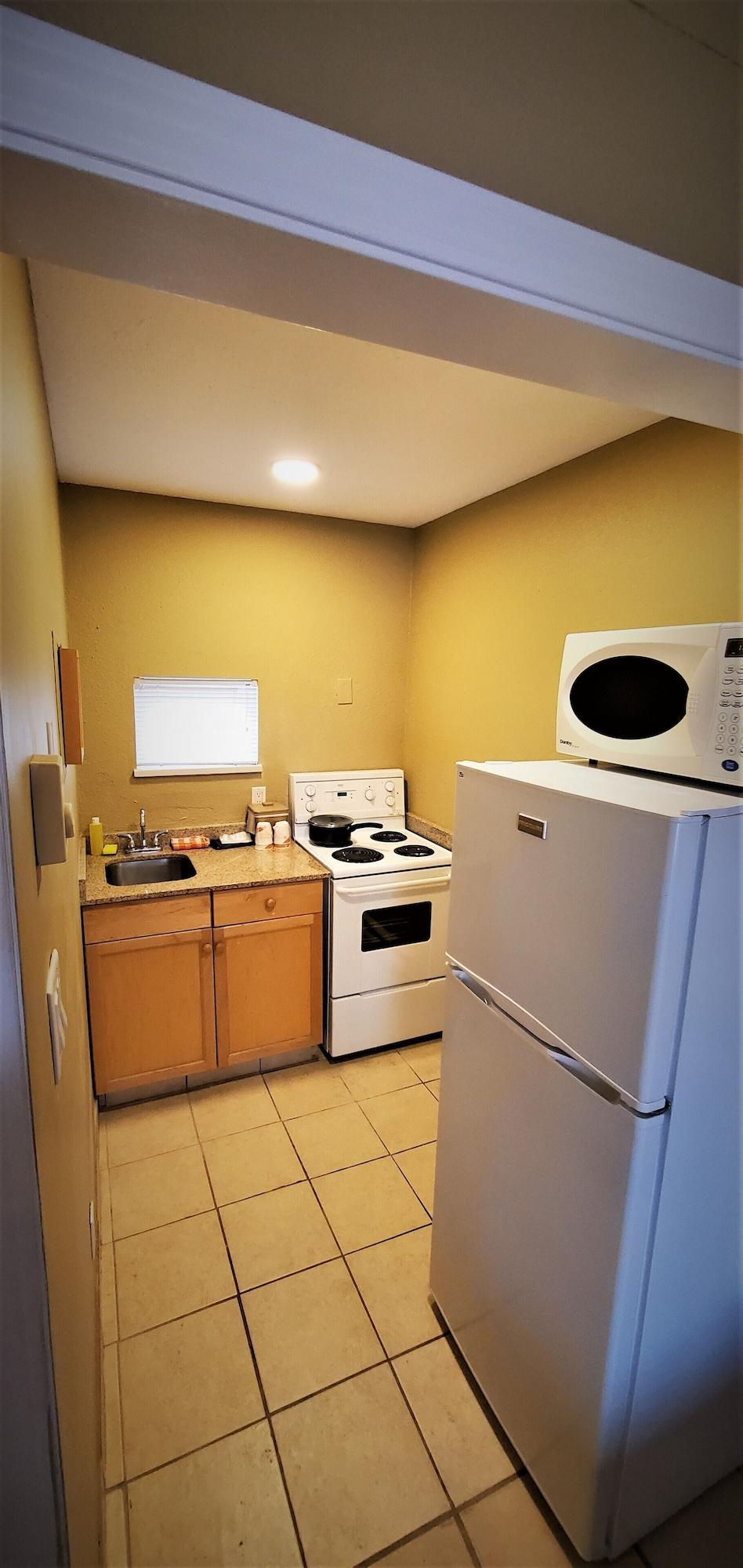 Econo Lodge Inn & Suites North Vancouver Bagian luar foto