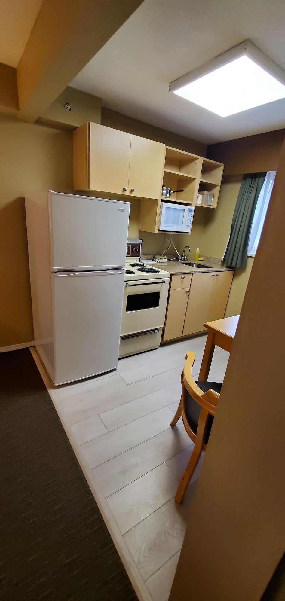 Econo Lodge Inn & Suites North Vancouver Bagian luar foto