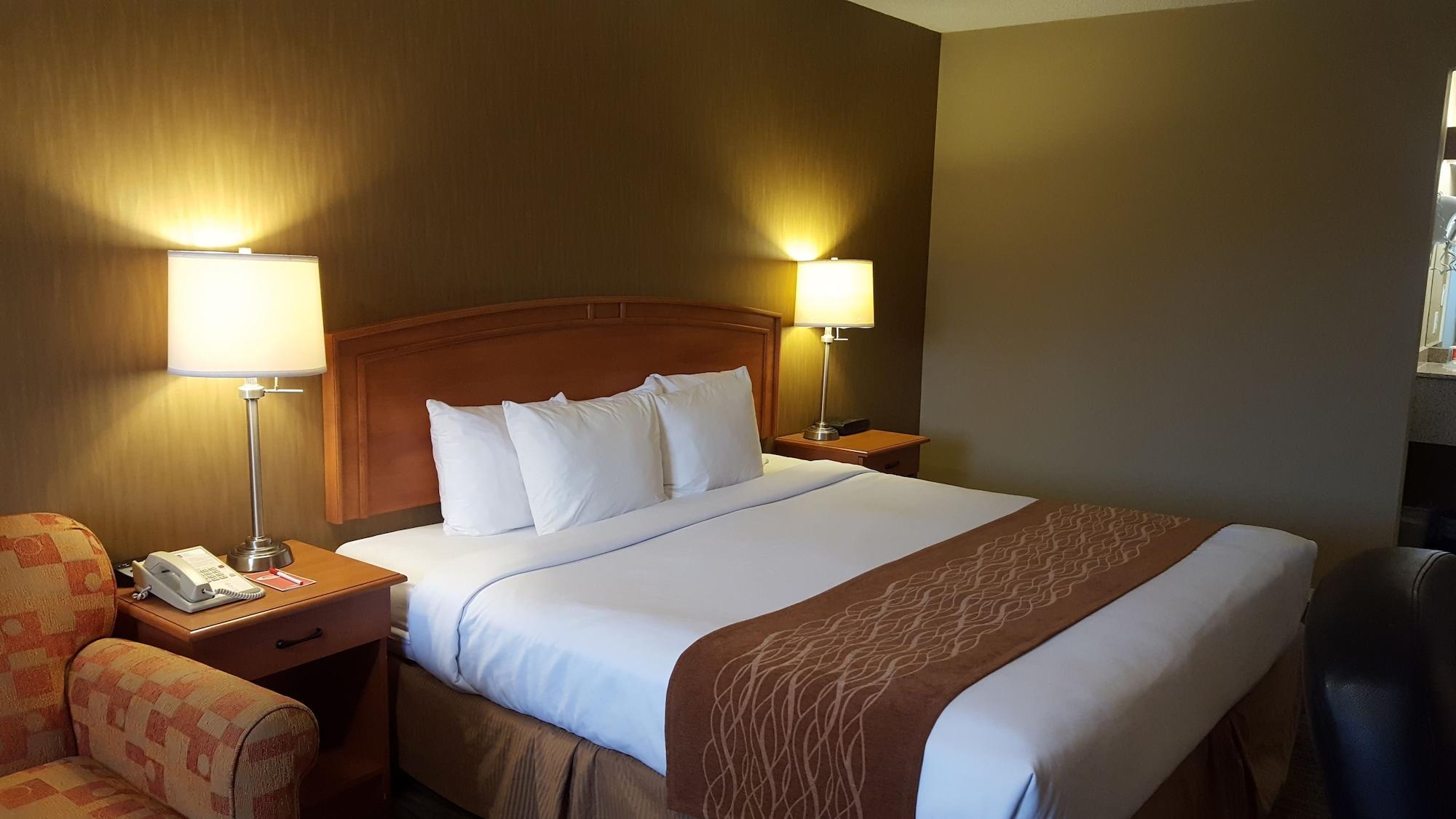 Econo Lodge Inn & Suites North Vancouver Bagian luar foto