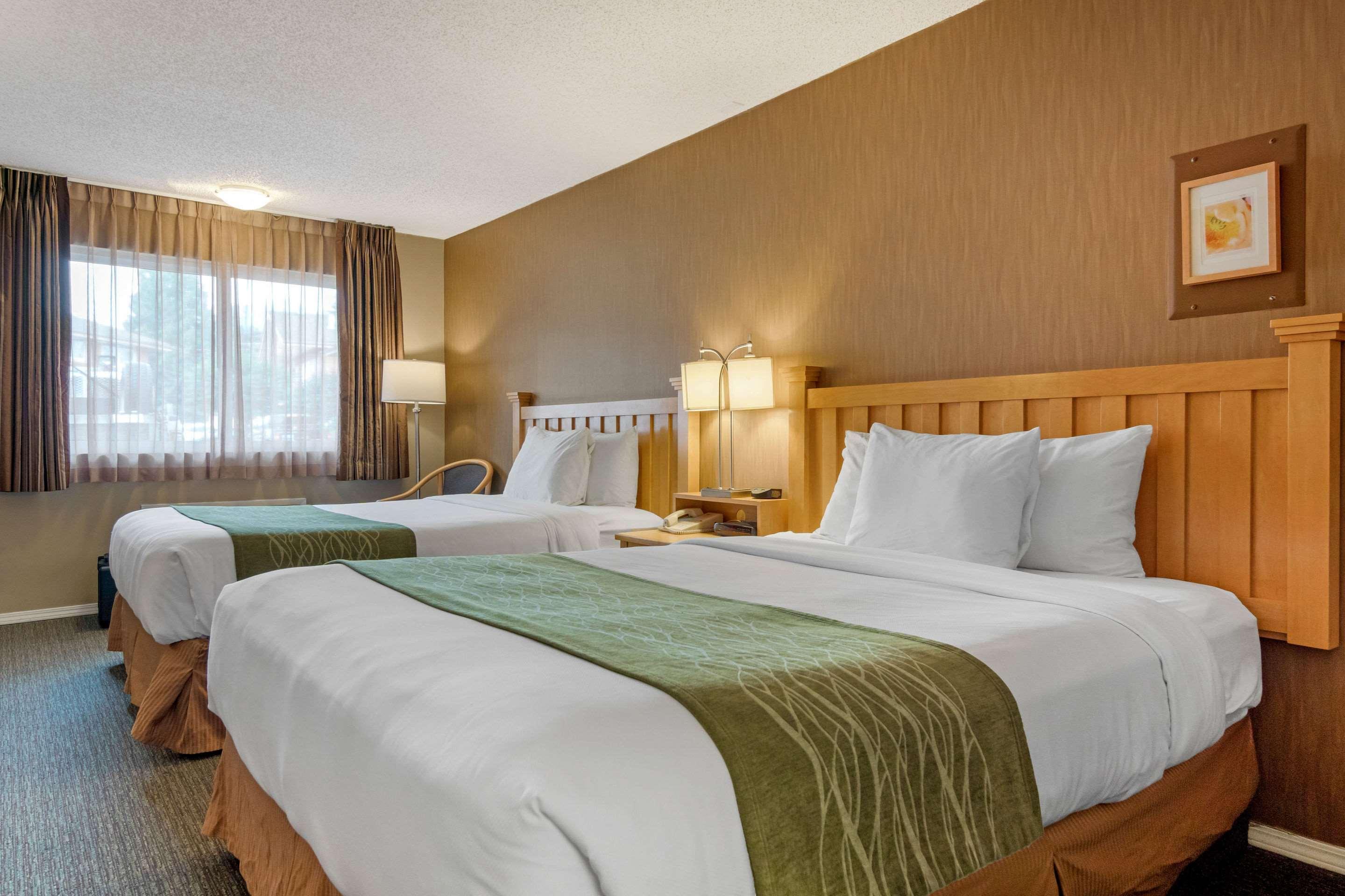 Econo Lodge Inn & Suites North Vancouver Bagian luar foto