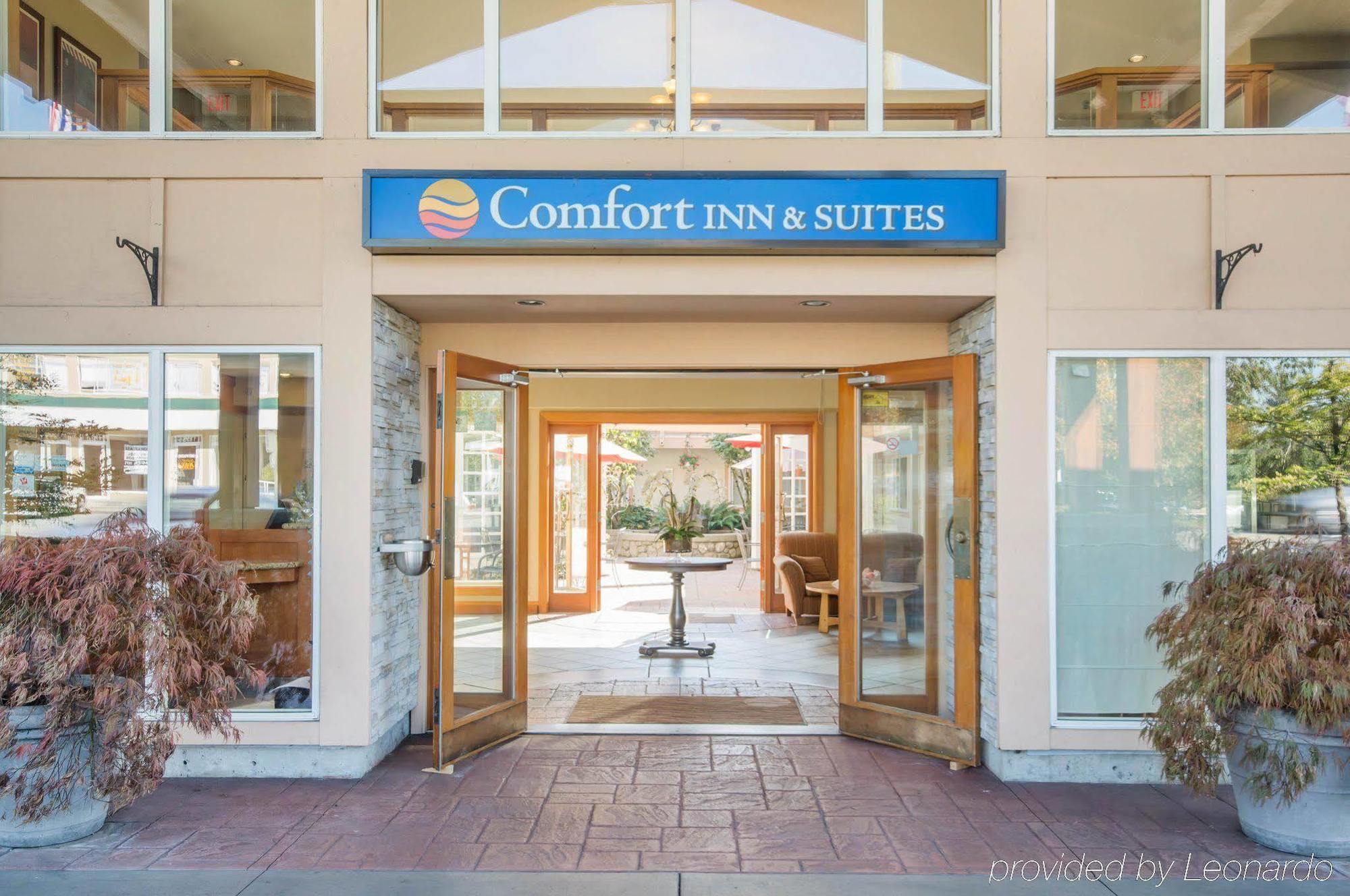 Econo Lodge Inn & Suites North Vancouver Bagian luar foto